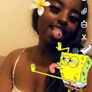 Meet your Posher, Monique